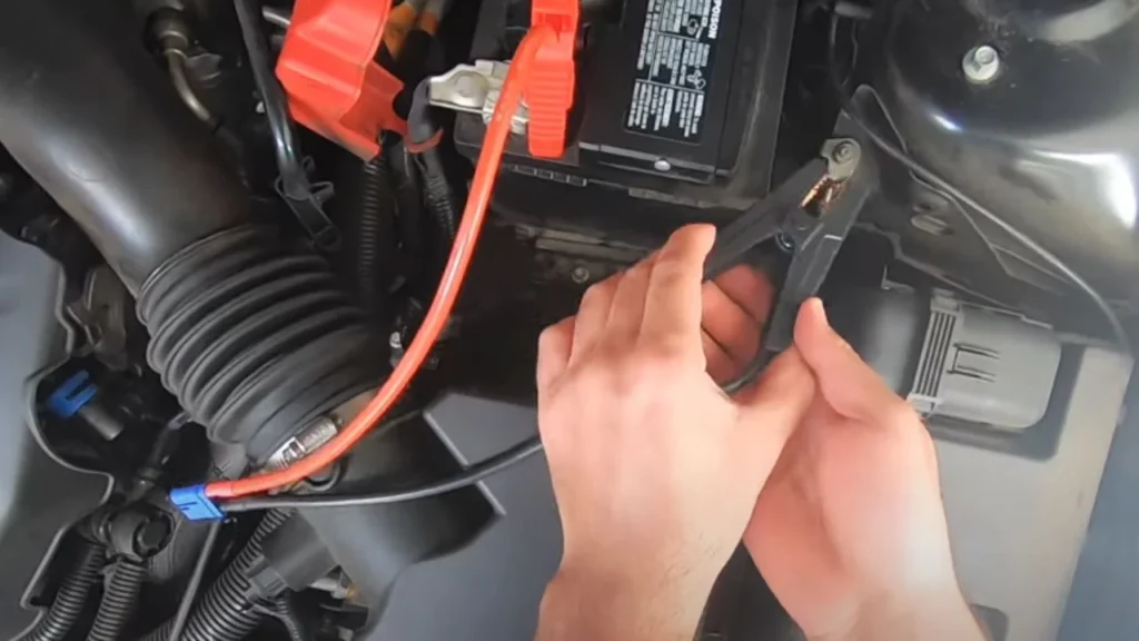 Connecting the Jump Starter to the Battery