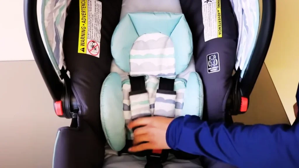 Are there specific car seat covers designed for hot weather?